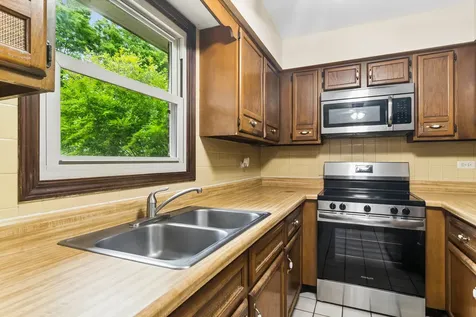 512 East Russell Street Barrington IL 60010