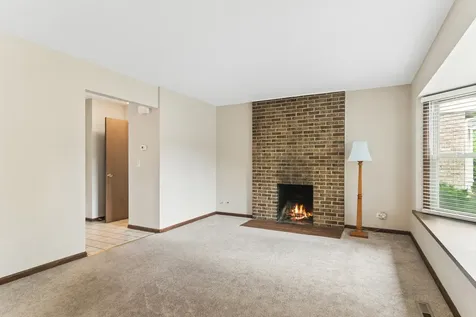 512 East Russell Street Barrington IL 60010