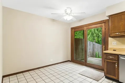 512 East Russell Street Barrington IL 60010