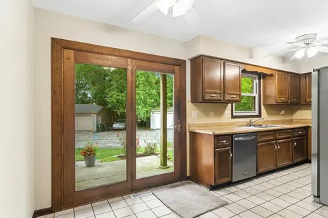 512 East Russell Street Barrington IL 60010