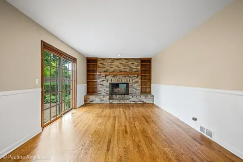 609 North Eagle Lane Palatine IL 60067