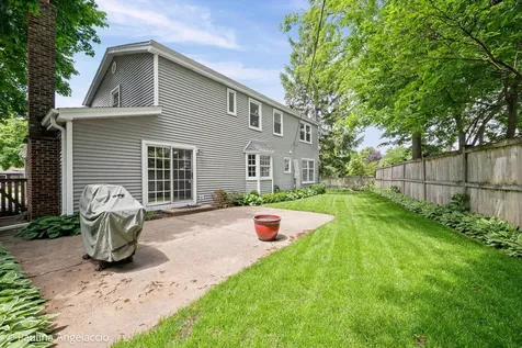 609 North Eagle Lane Palatine IL 60067