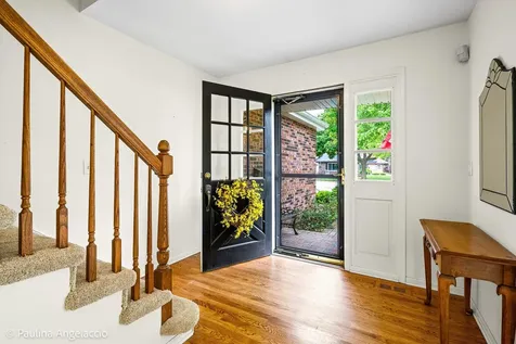 609 North Eagle Lane Palatine IL 60067
