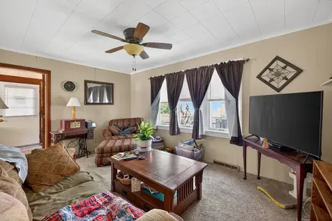105 Edgewood Avenue Crystal Lake IL 60014