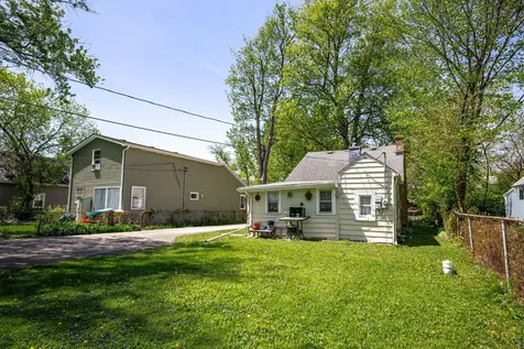 105 Edgewood Avenue Crystal Lake IL 60014
