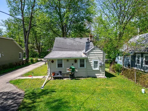 105 Edgewood Avenue Crystal Lake IL 60014