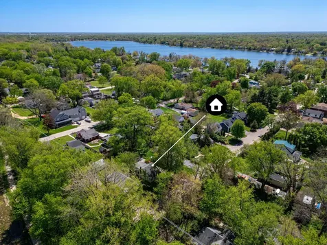 105 Edgewood Avenue Crystal Lake IL 60014