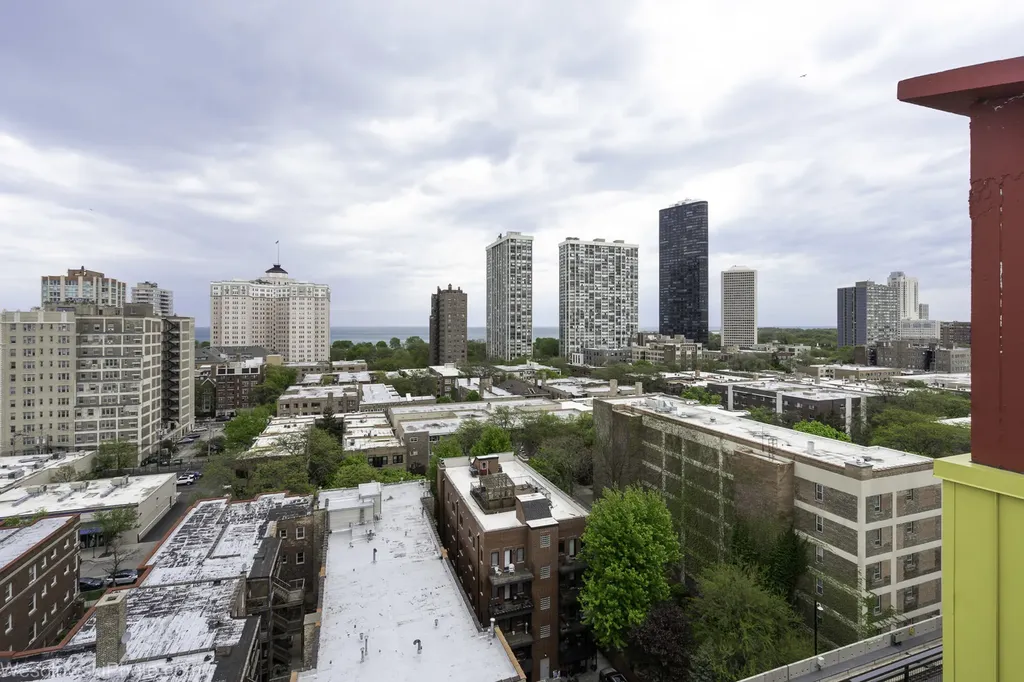 1122 West Catalpa Avenue Chicago IL 60640