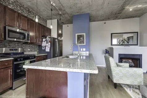 1122 West Catalpa Avenue Chicago IL 60640