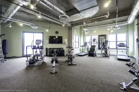 1122 West Catalpa Avenue Chicago IL 60640