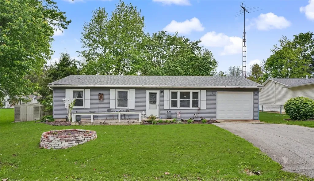 205 North Jefferson Street Mahomet IL 61853