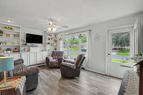 205 North Jefferson Street Mahomet IL 61853