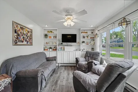 205 North Jefferson Street Mahomet IL 61853