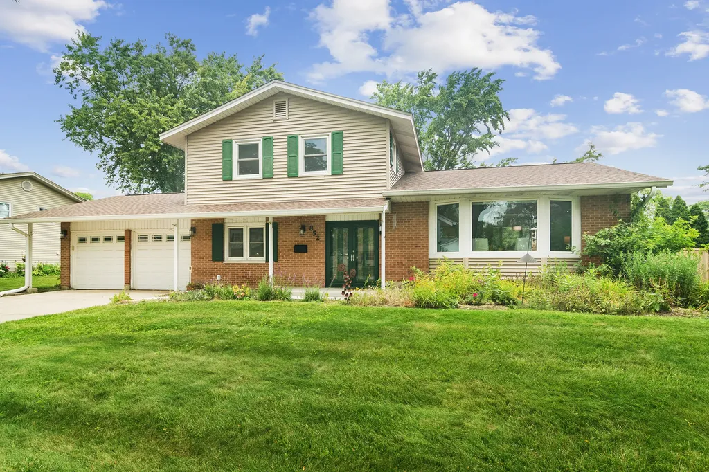 852 East Plate Drive Palatine IL 60074