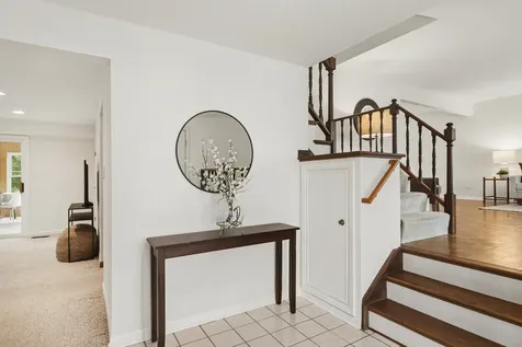 852 East Plate Drive Palatine IL 60074