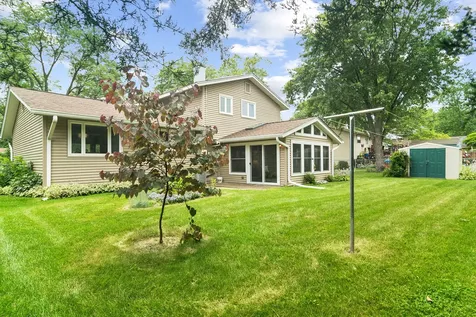 852 East Plate Drive Palatine IL 60074