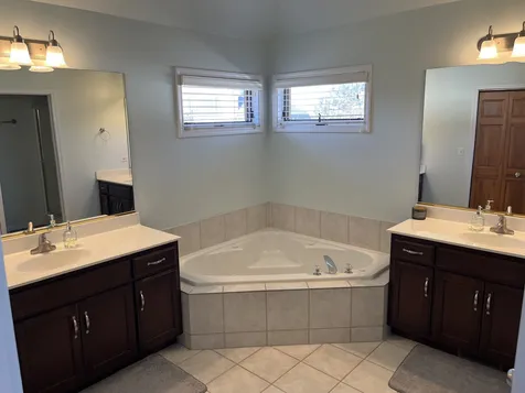 553 Danbury Drive Oswego IL 60543