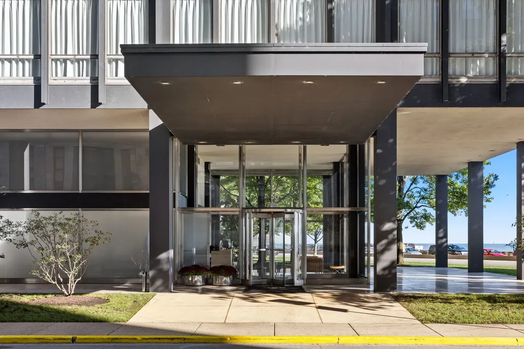 860 North Lake Shore Drive Chicago IL 60611