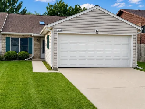 2608 38TH Street Moline IL 61265