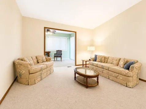 2608 38TH Street Moline IL 61265