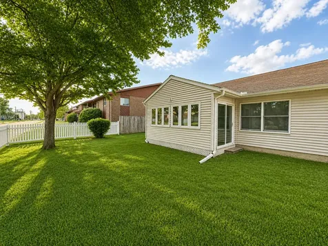 2608 38TH Street Moline IL 61265