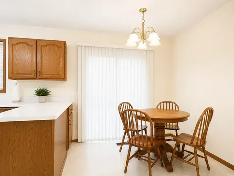 2608 38TH Street Moline IL 61265