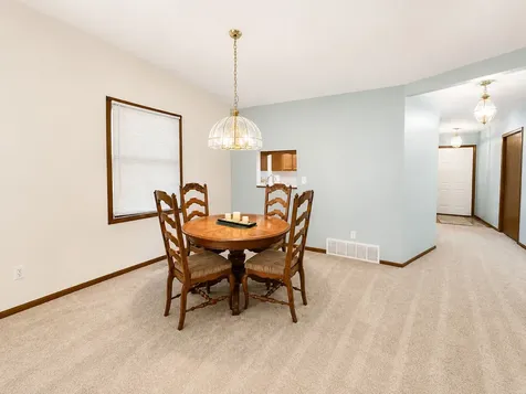 2608 38TH Street Moline IL 61265