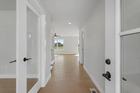 24 Meadow Drive Monticello IL 61856