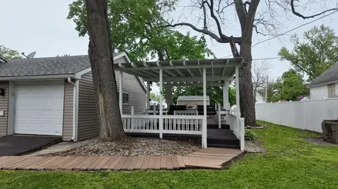 221 Central Avenue Genoa IL 60135