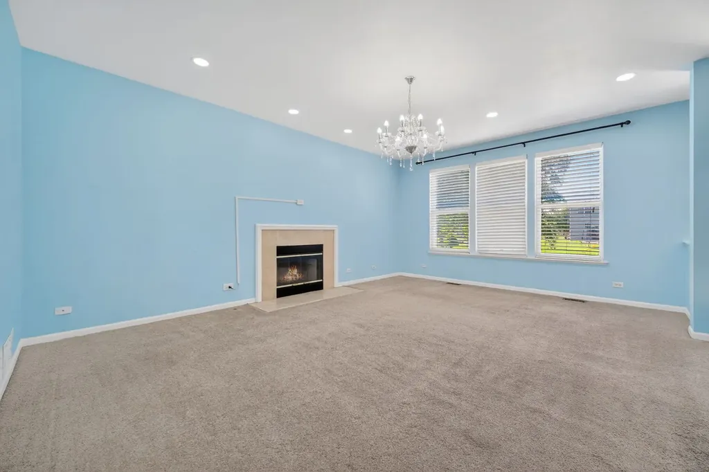 2743 Rourke Drive Aurora IL 60503