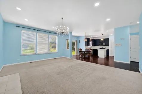 2743 Rourke Drive Aurora IL 60503