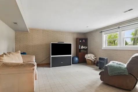 1029 Webster Lane Schaumburg IL 60193
