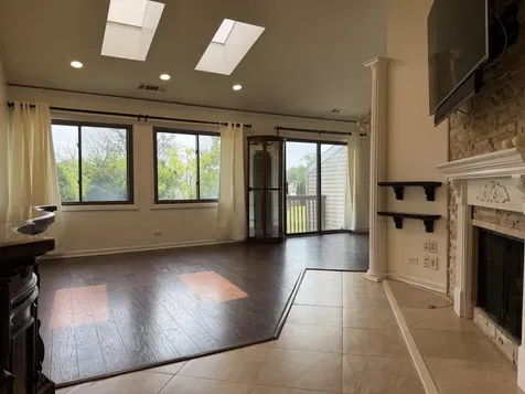 107 Autumn Court Buffalo Grove IL 60089