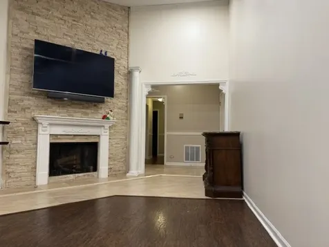 107 Autumn Court Buffalo Grove IL 60089