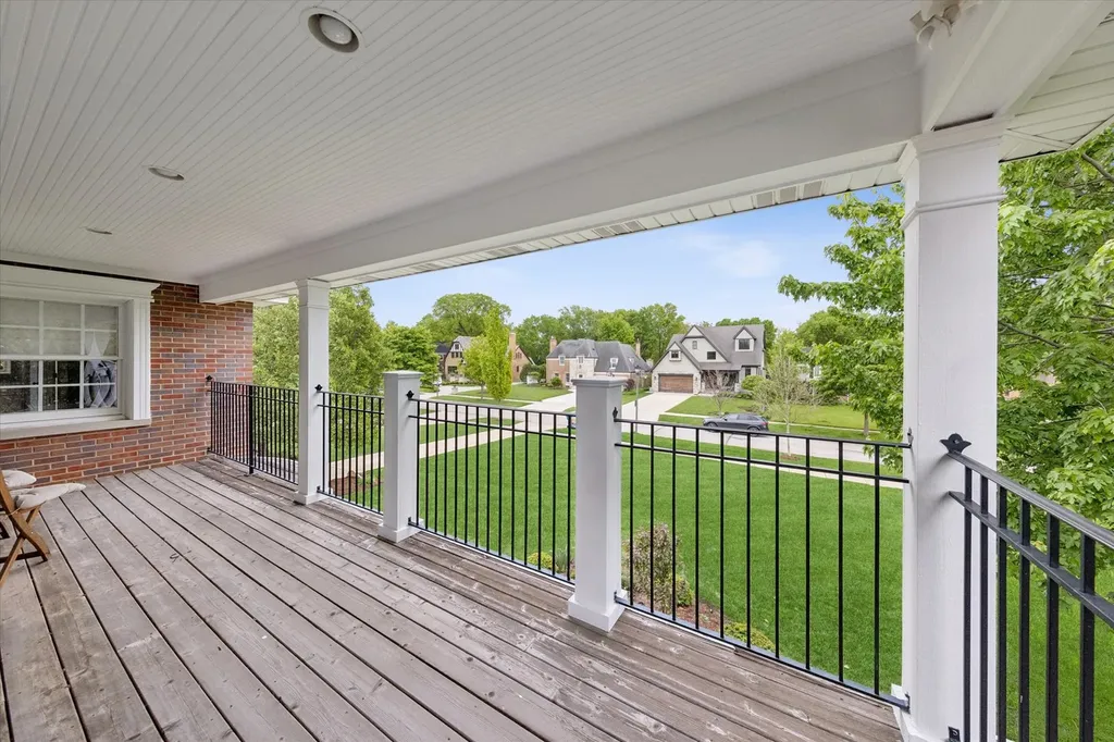 245 West Winthrop Avenue Elmhurst IL 60126