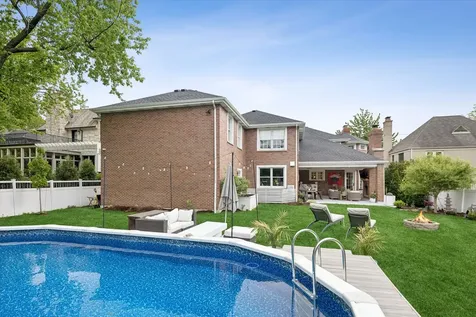 245 West Winthrop Avenue Elmhurst IL 60126