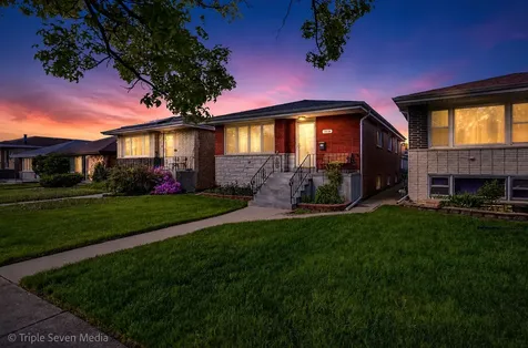 7514 Lockwood Avenue Burbank IL 60459
