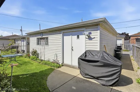 7514 Lockwood Avenue Burbank IL 60459