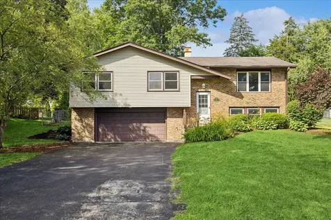 4913 Redbird Lane Crystal Lake IL 60012