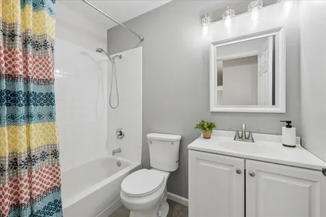 4913 Redbird Lane Crystal Lake IL 60012