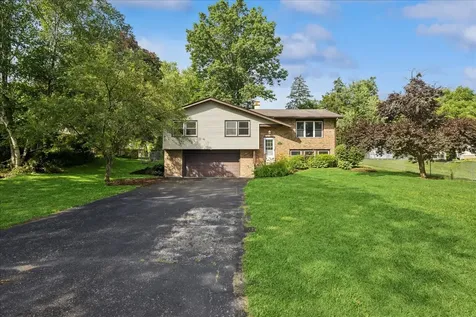 4913 Redbird Lane Crystal Lake IL 60012