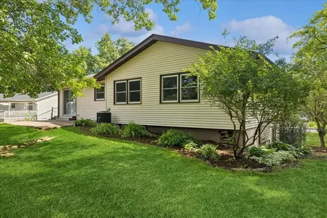 4913 Redbird Lane Crystal Lake IL 60012