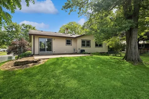 4913 Redbird Lane Crystal Lake IL 60012