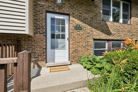 4913 Redbird Lane Crystal Lake IL 60012