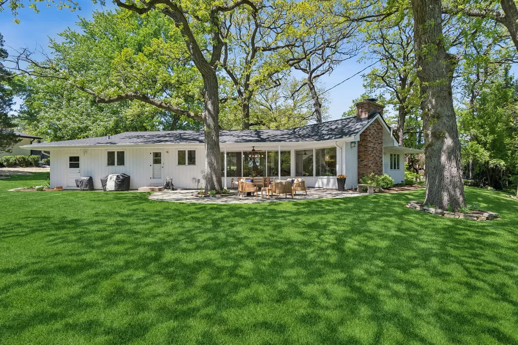 840 Hawthorne Drive Naperville IL 60540