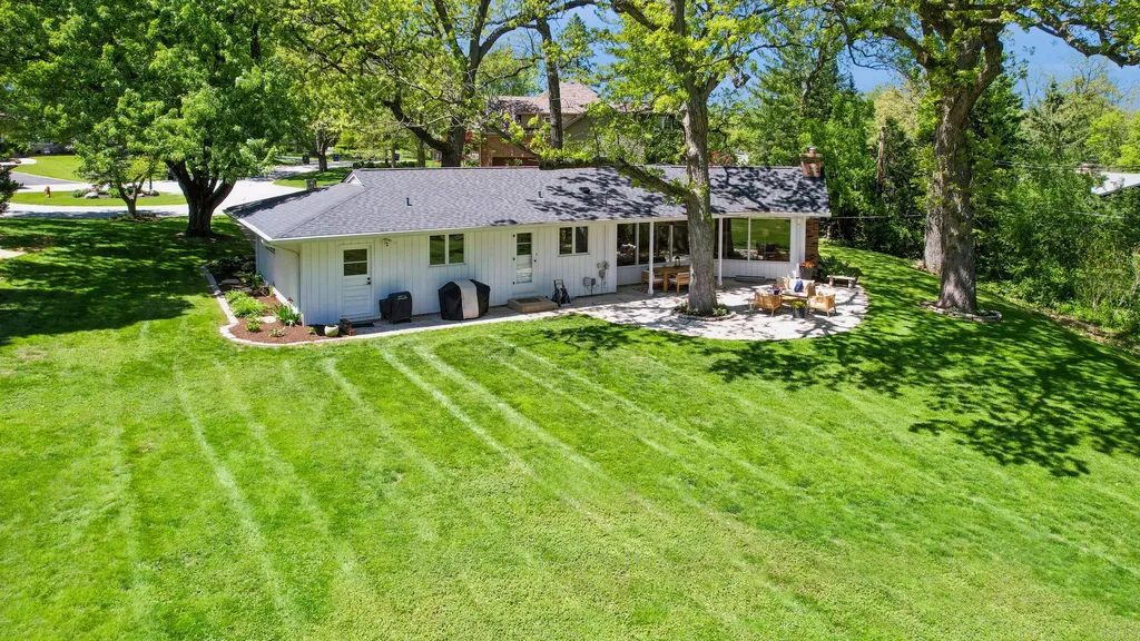 840 Hawthorne Drive Naperville IL 60540