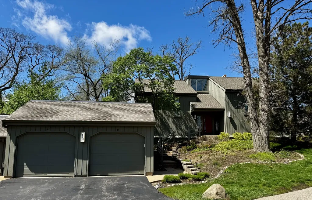 412 Deer Trail Hill Lake Barrington IL 60010