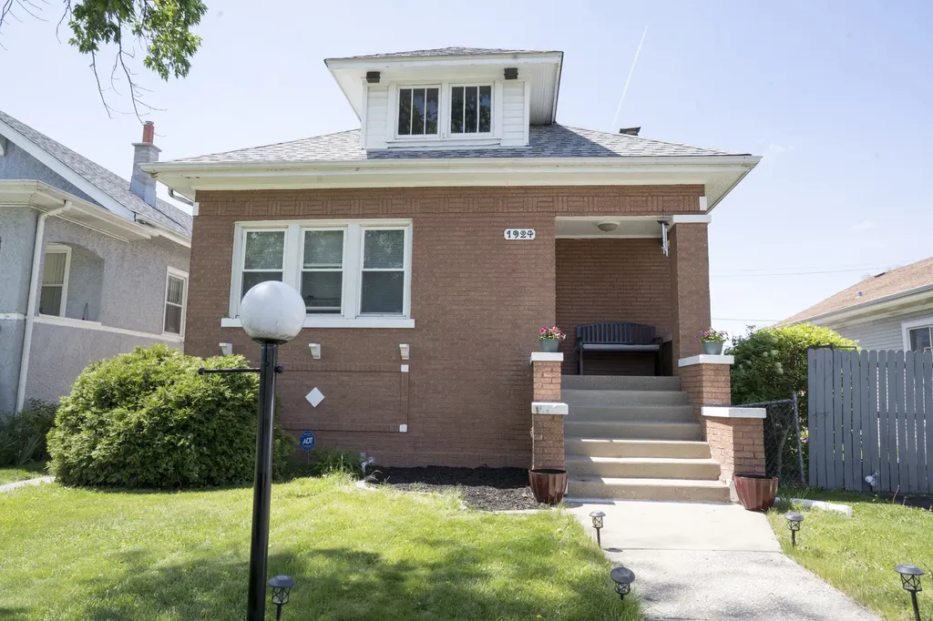 1924 South 10th Avenue Maywood IL 60153
