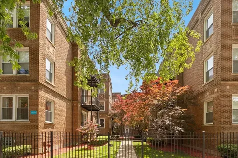 1443 West Victoria Street Chicago IL 60660