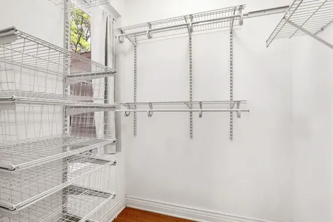 1443 West Victoria Street Chicago IL 60660